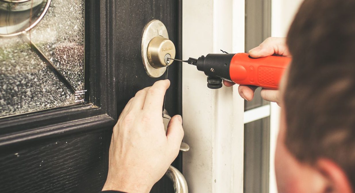 ¿Cómo puedes saber si alguien intentó elegir una cerradura?