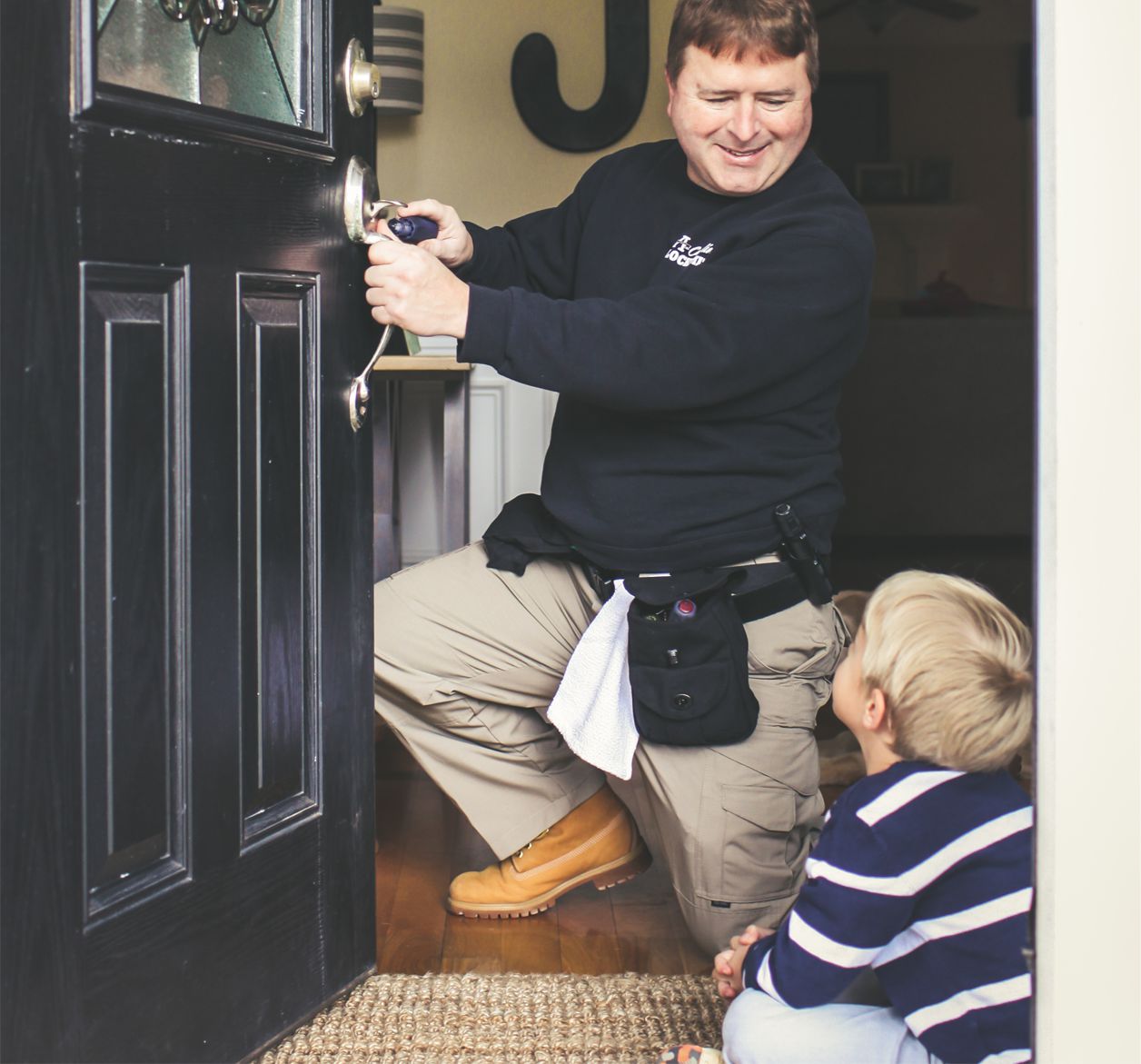 residential locksmith teaches kid