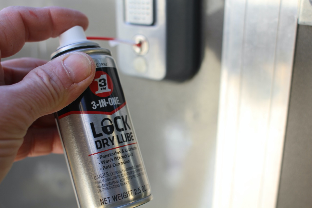 lock dry lube