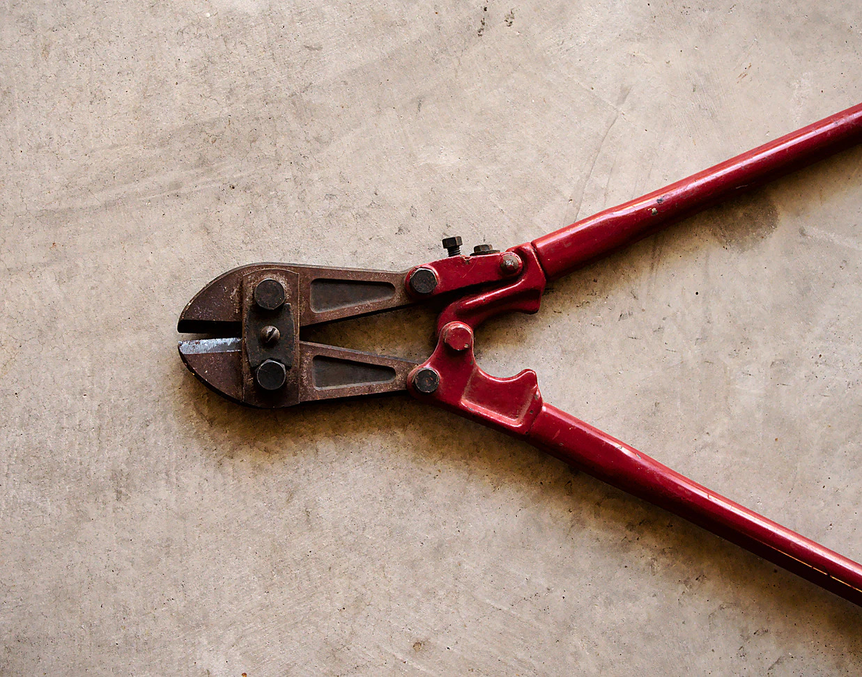 red bolt cutters